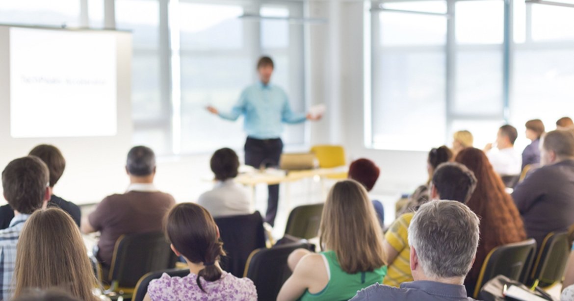 Cuidado e exemplo de forma&ccedil;&atilde;o cont&iacute;nua e permanente